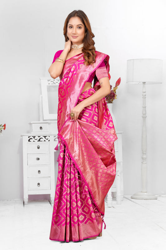 Vedresa Royal Motif Banarasi Soft Silk Saree